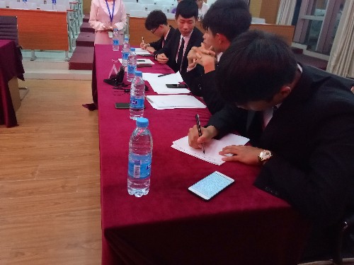 1526259589102084.jpg 辩论赛.jpg